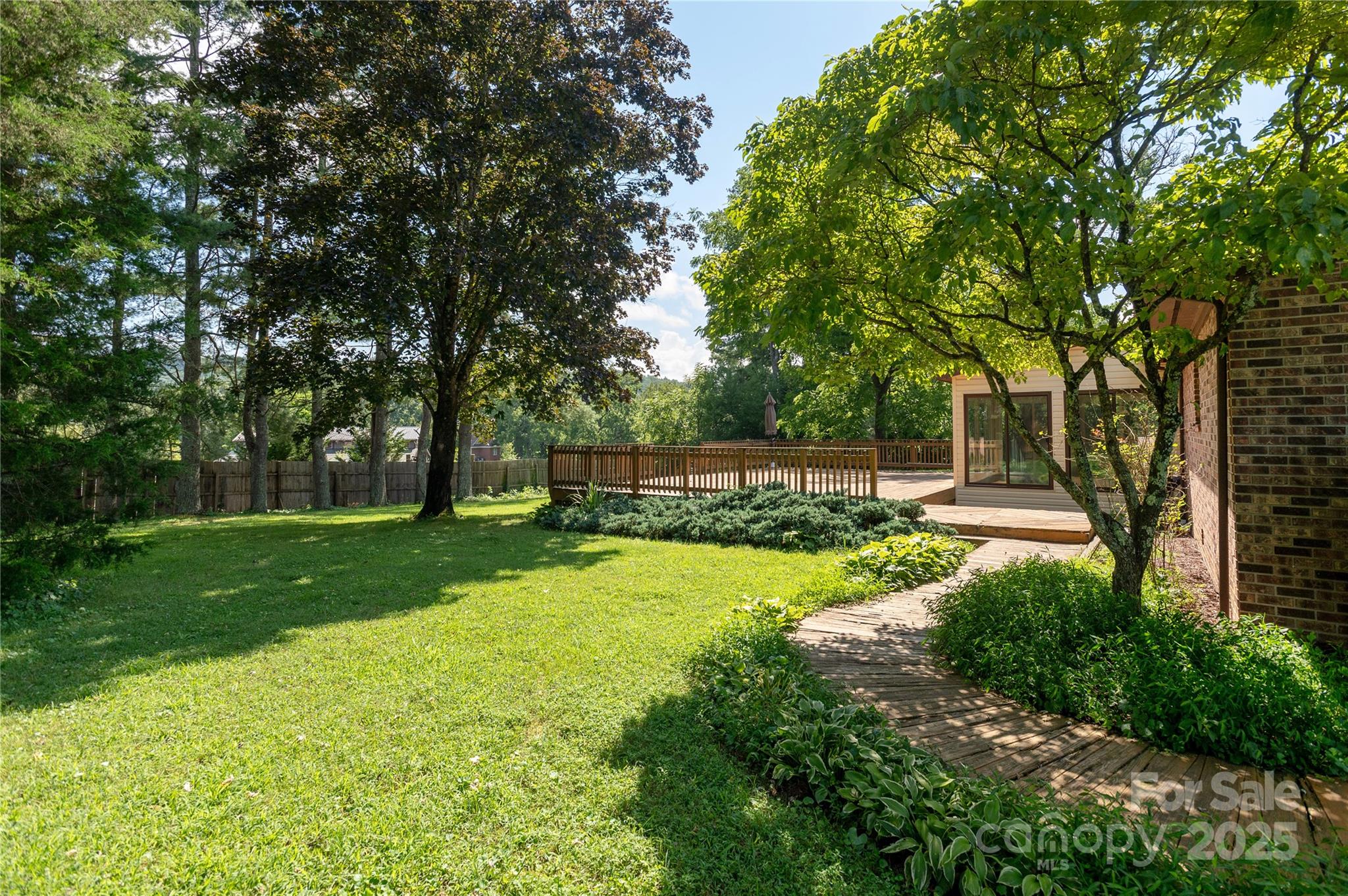 27 Country Road Hendersonville, NC 28791 - Photo 36 of 37 Gallery Image 36