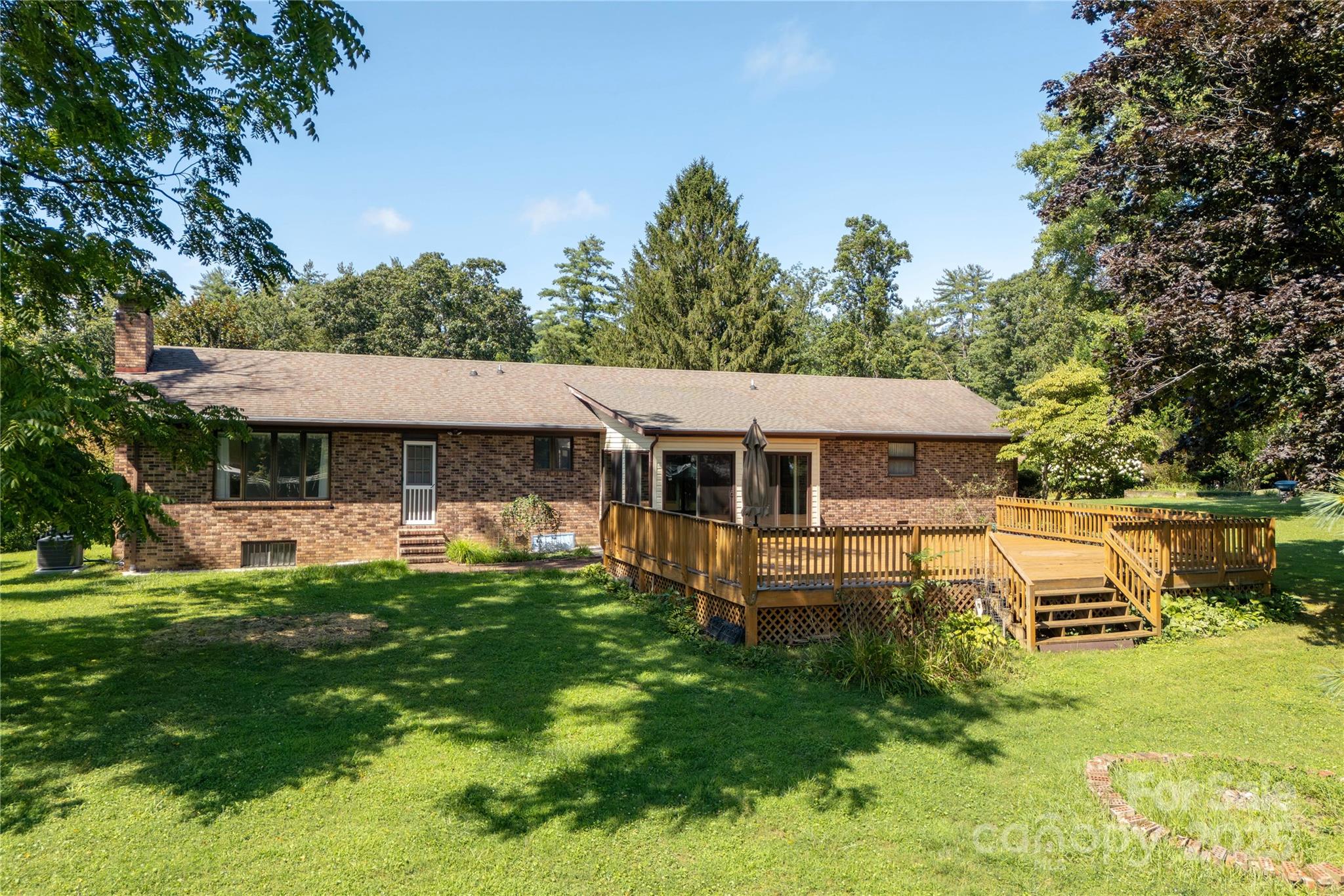 27 Country Road Hendersonville, NC 28791 - Photo 4 of 37 Gallery Image 4