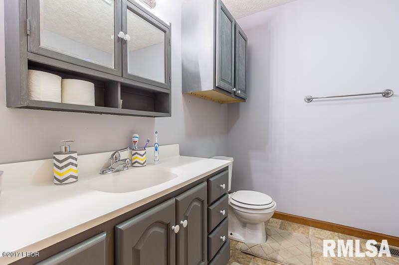 13186 Bennett Road Marion, IL 62959 - Photo 8 of 21 Gallery Image 8