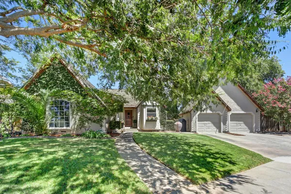 $749,000 | 3006 Clairidge Oak Court, Sacramento, CA 95821
