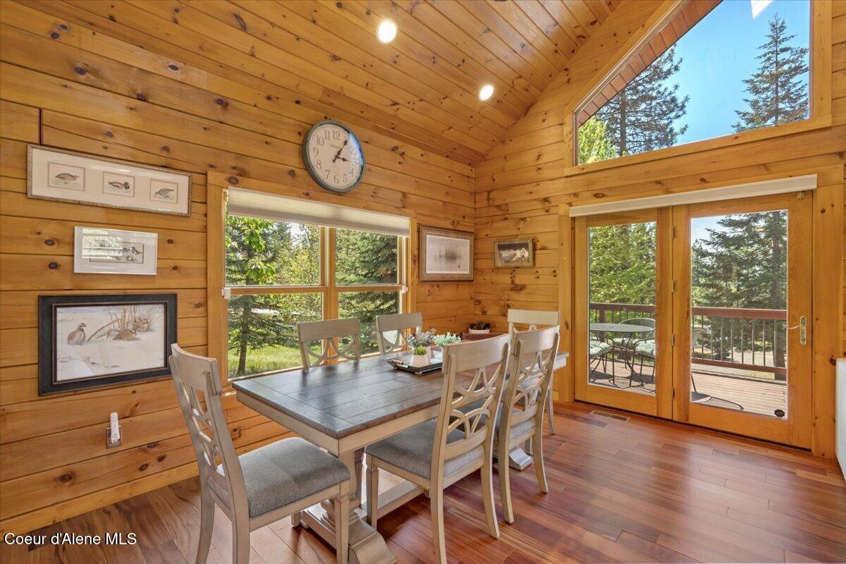 13764 South Ridgeview Drive Harrison, ID 83833 - Photo 6 of 60 22-Dining