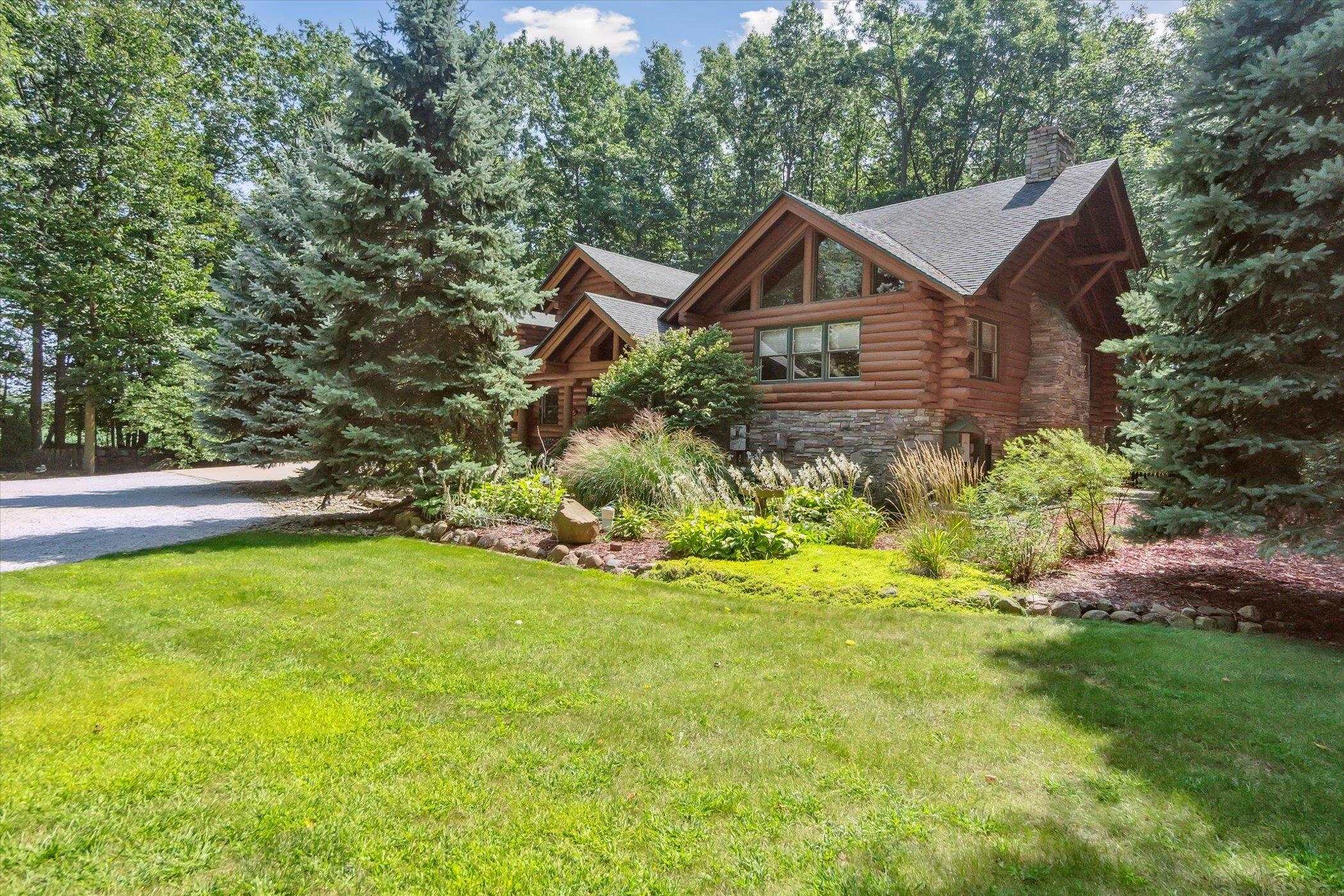 5703 Peet Road Chesaning, MI 48616 - Photo 3 of 73 50153586-9f5d5a33-a642-4191-a6fb-c2142d15ff18.JPG