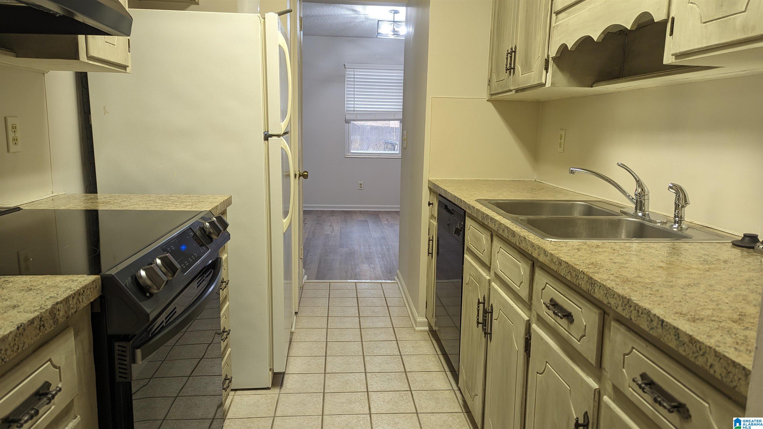 1004 Cedar Crest Birmingham, AL 35216 - Photo 4 of 34