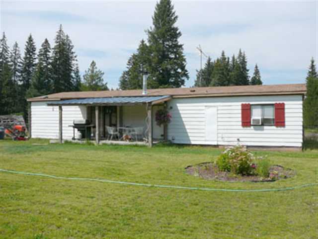 221 Roberts Road Newport, WA 99156 - Photo 1 of 9