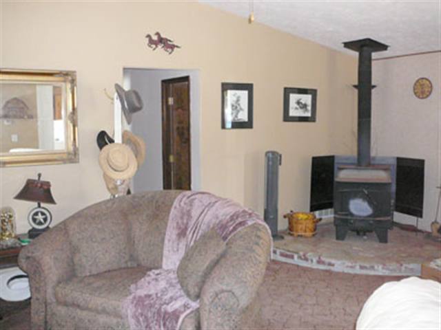 221 Roberts Road Newport, WA 99156 - Photo 3 of 9