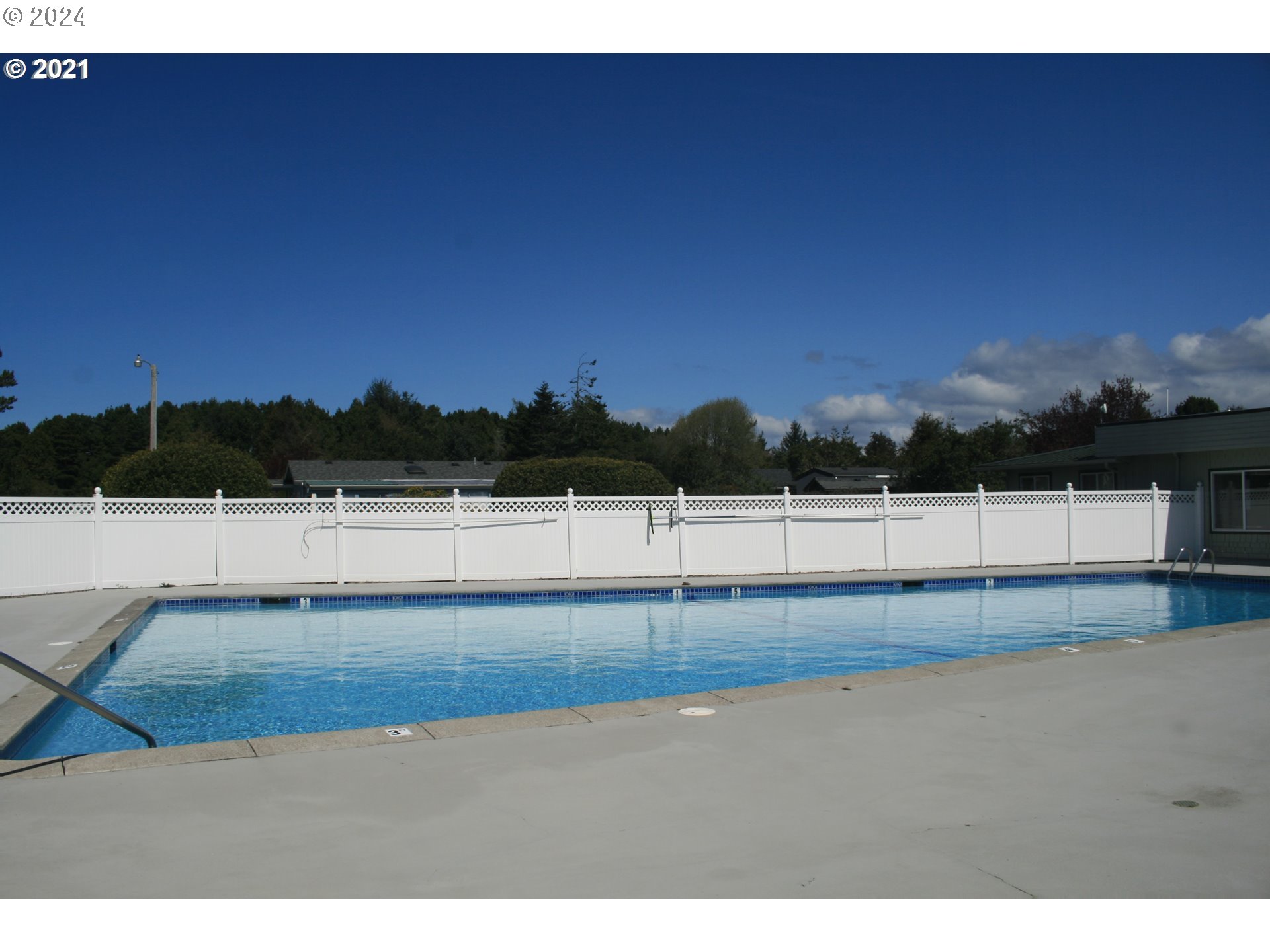 1601 Rhododendron Drive, Unit 672 Florence, OR 97439 - Photo 36 of 37 Community Pool