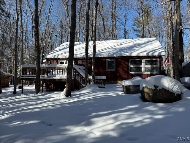 $299,000 | 105 Long View East, Webb, NY 13420
