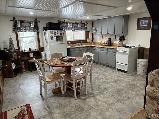 $299,000 | 105 Long View East, Webb, NY 13420