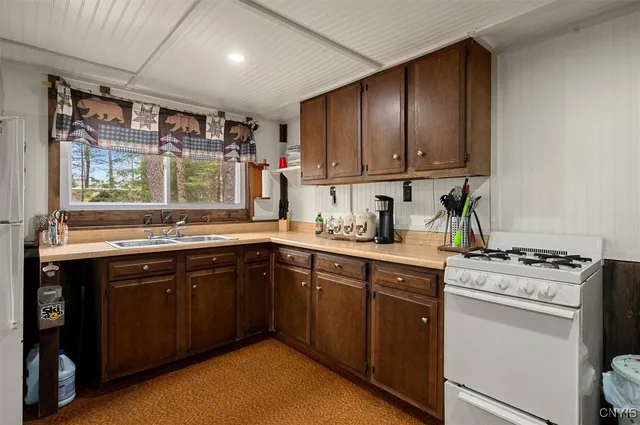 $299,000 | 105 Long View East, Webb, NY 13420