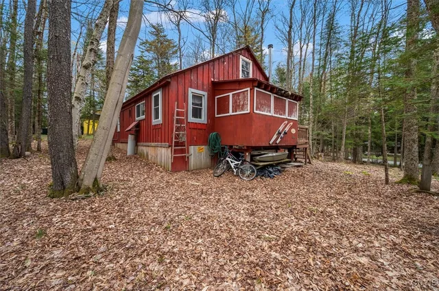 $299,000 | 105 Long View East, Webb, NY 13420