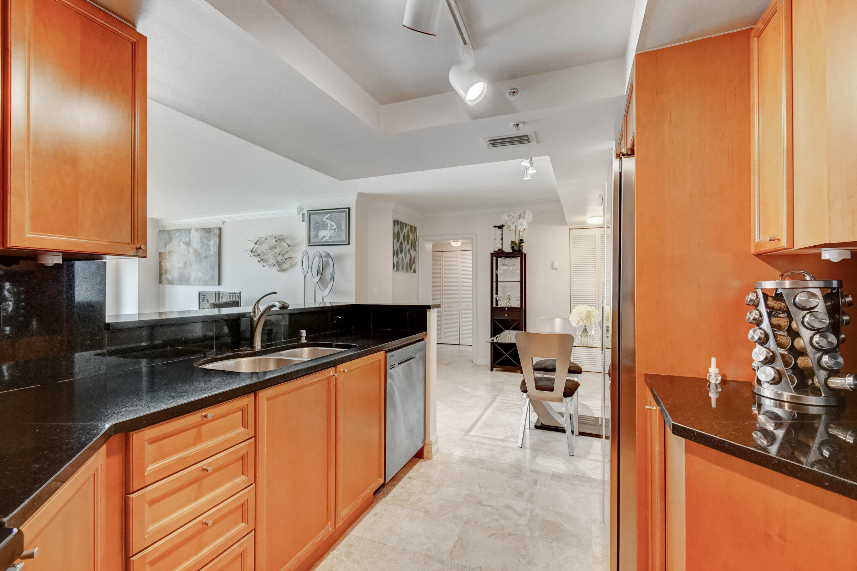 99 Southeast Mizner Boulevard, Unit 831 Boca Raton, FL 33432 - Photo 4 of 50 13_dsc_0644_5_6_7_8