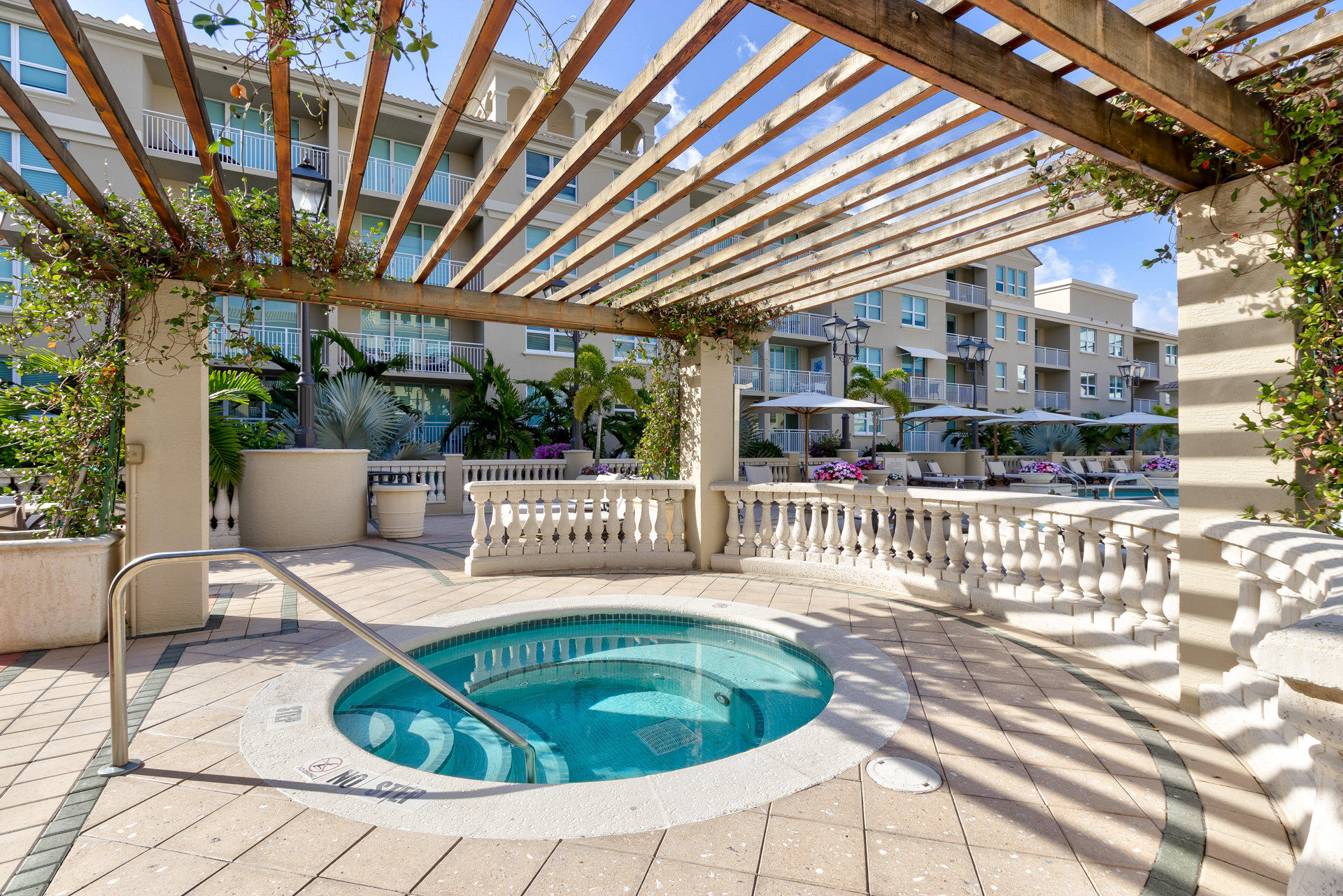 99 Southeast Mizner Boulevard, Unit 831 Boca Raton, FL 33432 - Photo 46 of 50 48_47__mg_1083_4_5