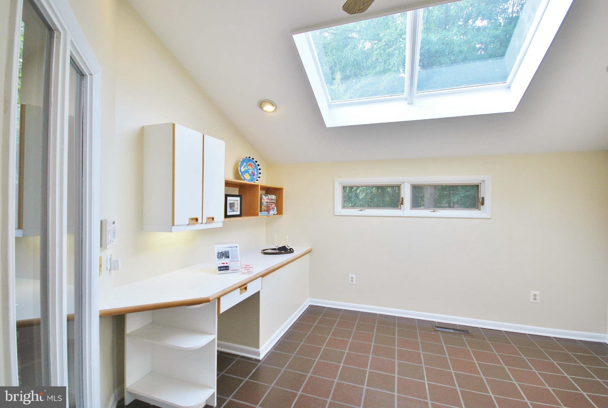 2073 Wethersfield Court Reston, VA 20191 - Photo 14 of 25 Family Room
