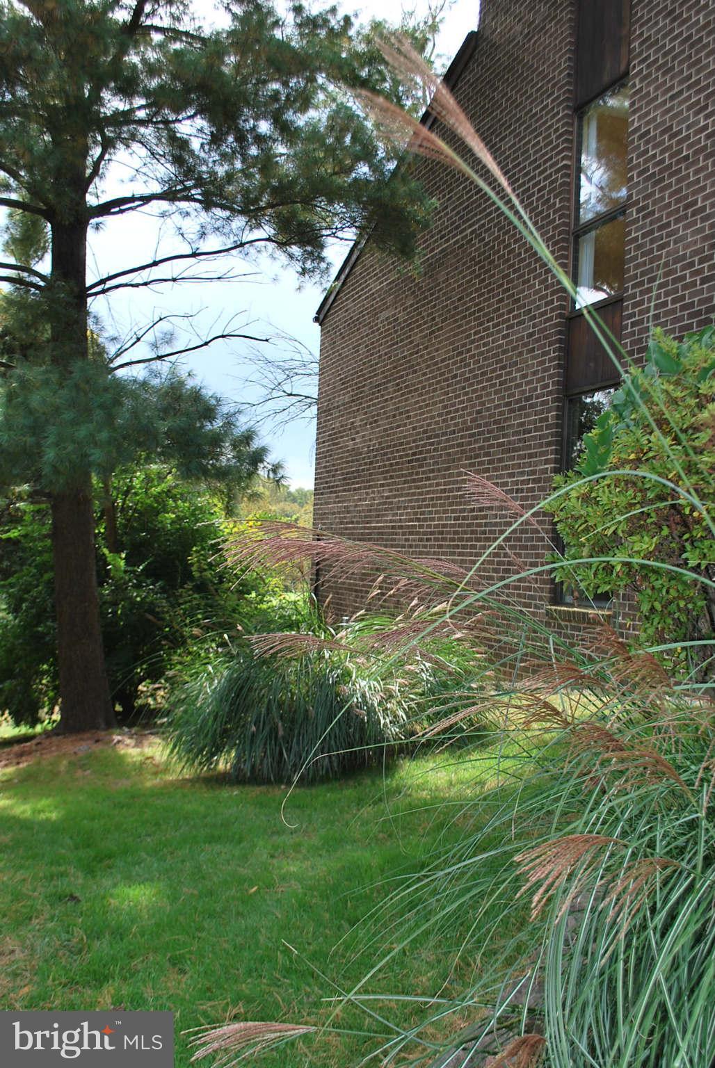 2073 Wethersfield Court Reston, VA 20191 - Photo 4 of 25 Exterior (General)