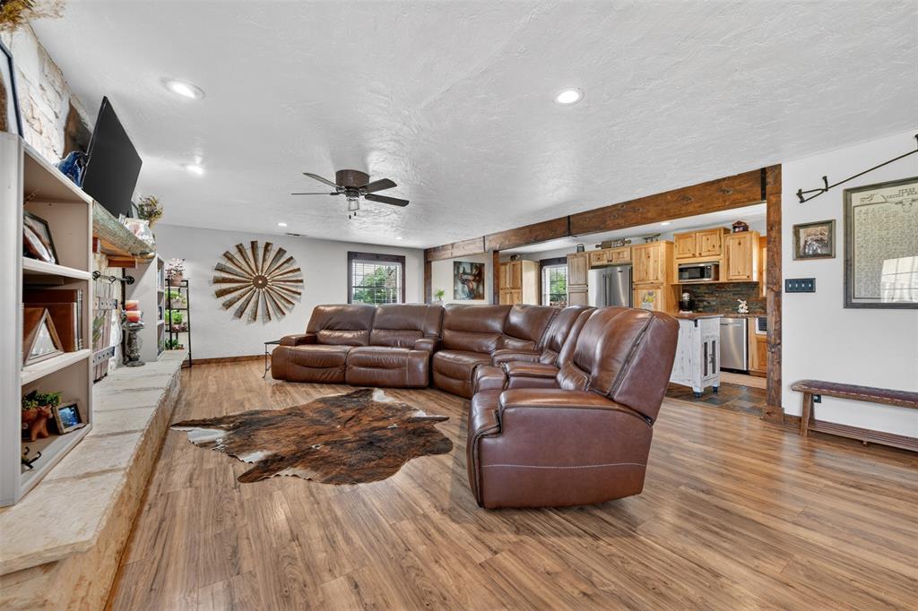1102 Old Base Road Aurora, TX 76078 - Photo 8 of 37