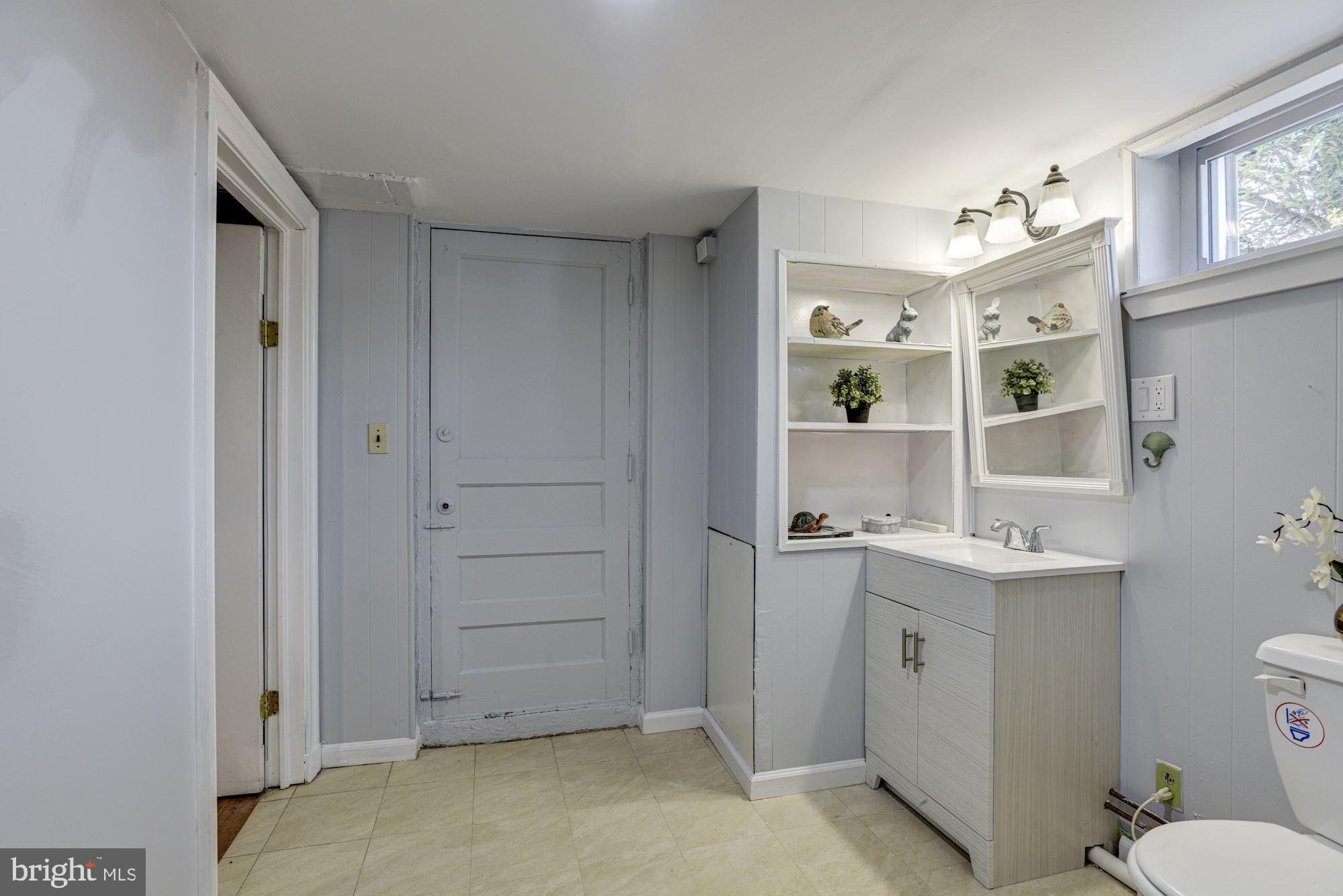 2501 Canterbury Road Baltimore, MD 21234 - Photo 27 of 39 Bath