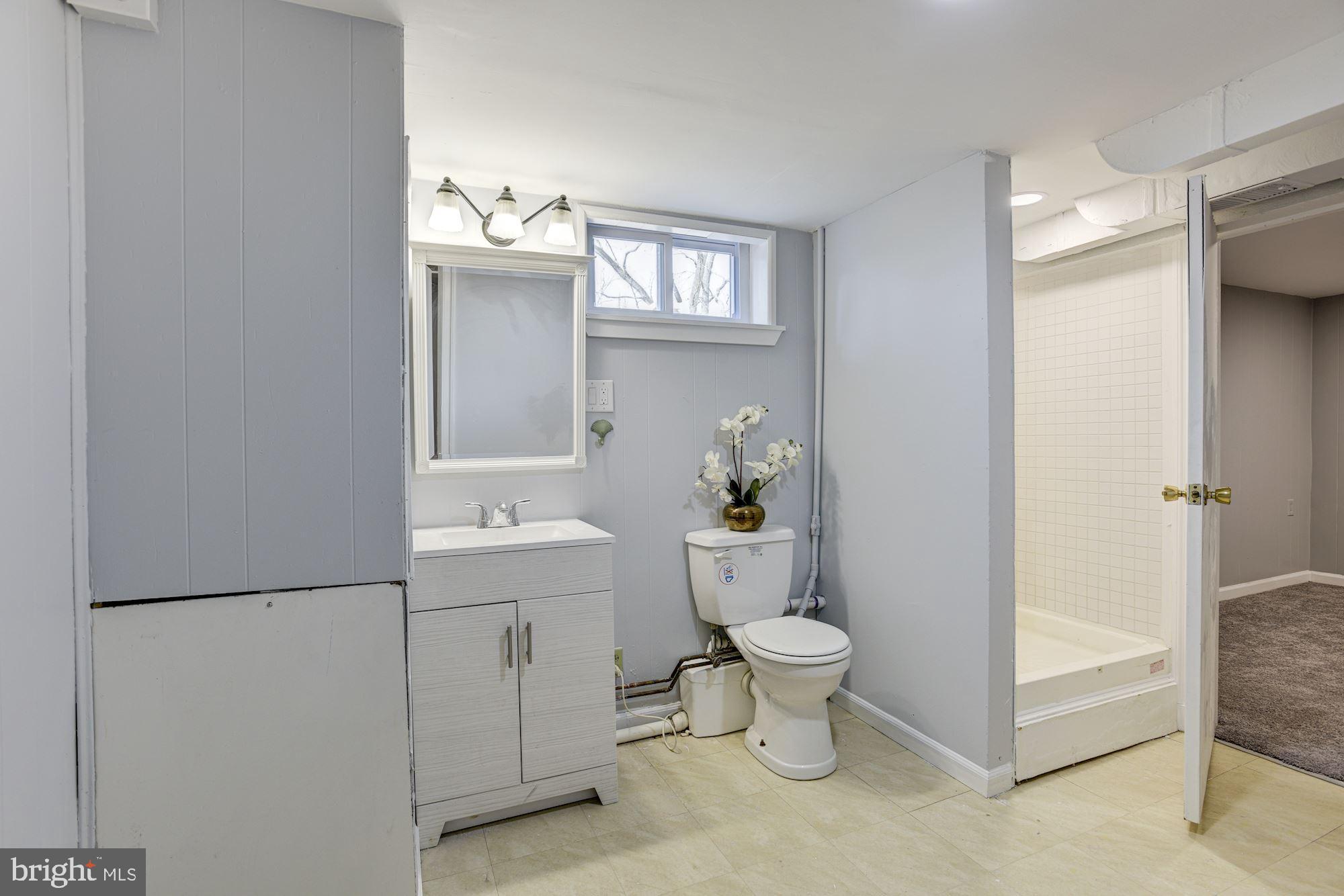 2501 Canterbury Road Baltimore, MD 21234 - Photo 28 of 39 Bath
