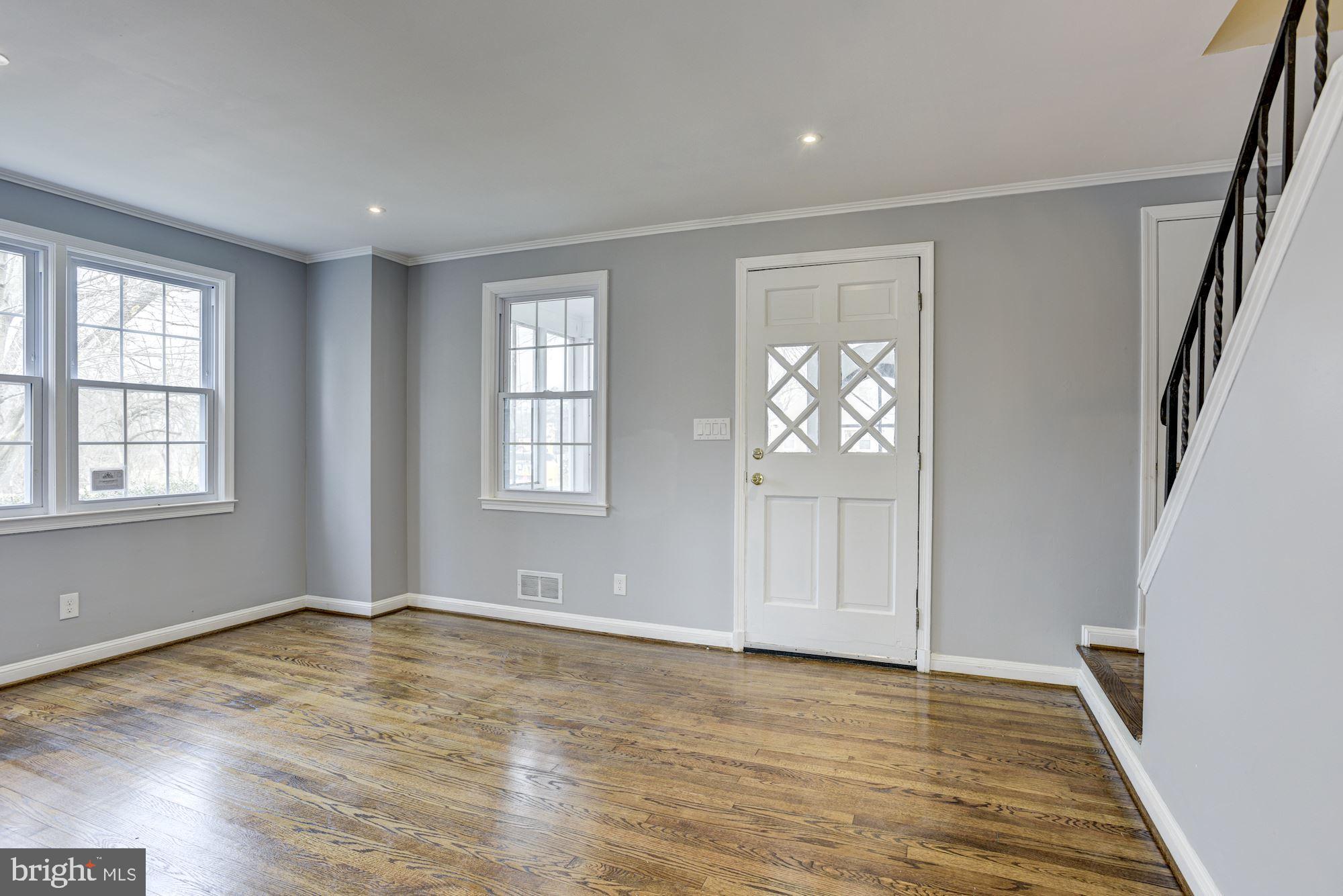 2501 Canterbury Road Baltimore, MD 21234 - Photo 5 of 39 Living Room
