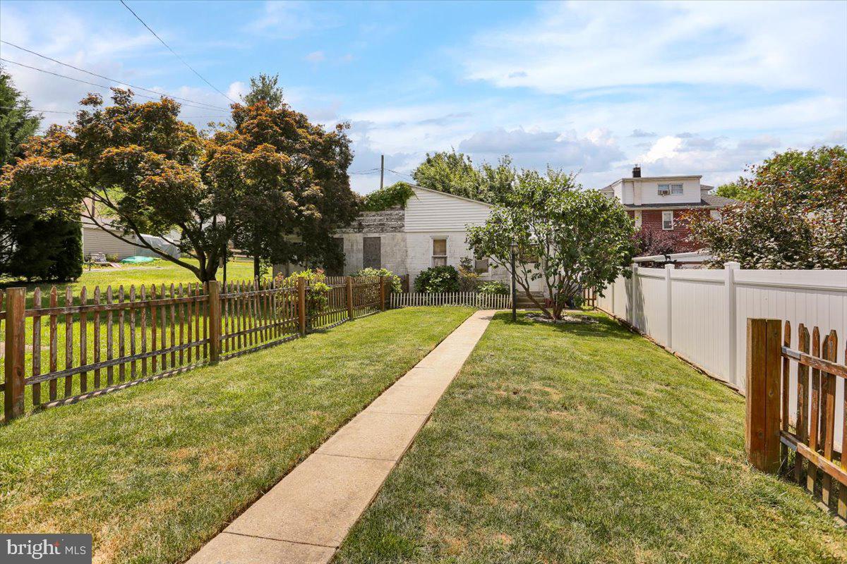 144 Madison Street Reading, PA 19607 - Photo 23 of 26 2 car garage
