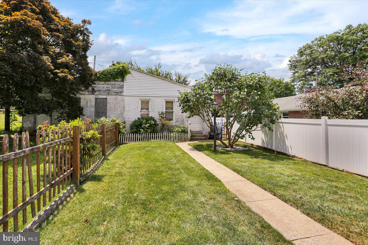 144 Madison Street Reading, PA 19607 - Photo 24 of 26 2 car garage