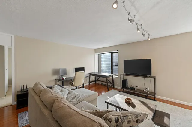 $1,595 | 19 North 1st Street, Unit B1503, Minneapolis, MN 55401