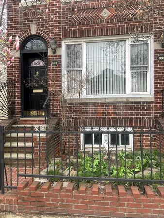 $3,500 | 594 East 38th Street | Farragut