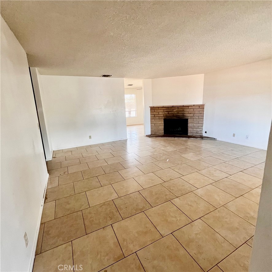 15375 Cheyenne Road Apple Valley, CA 92307 - Photo 9 of 18