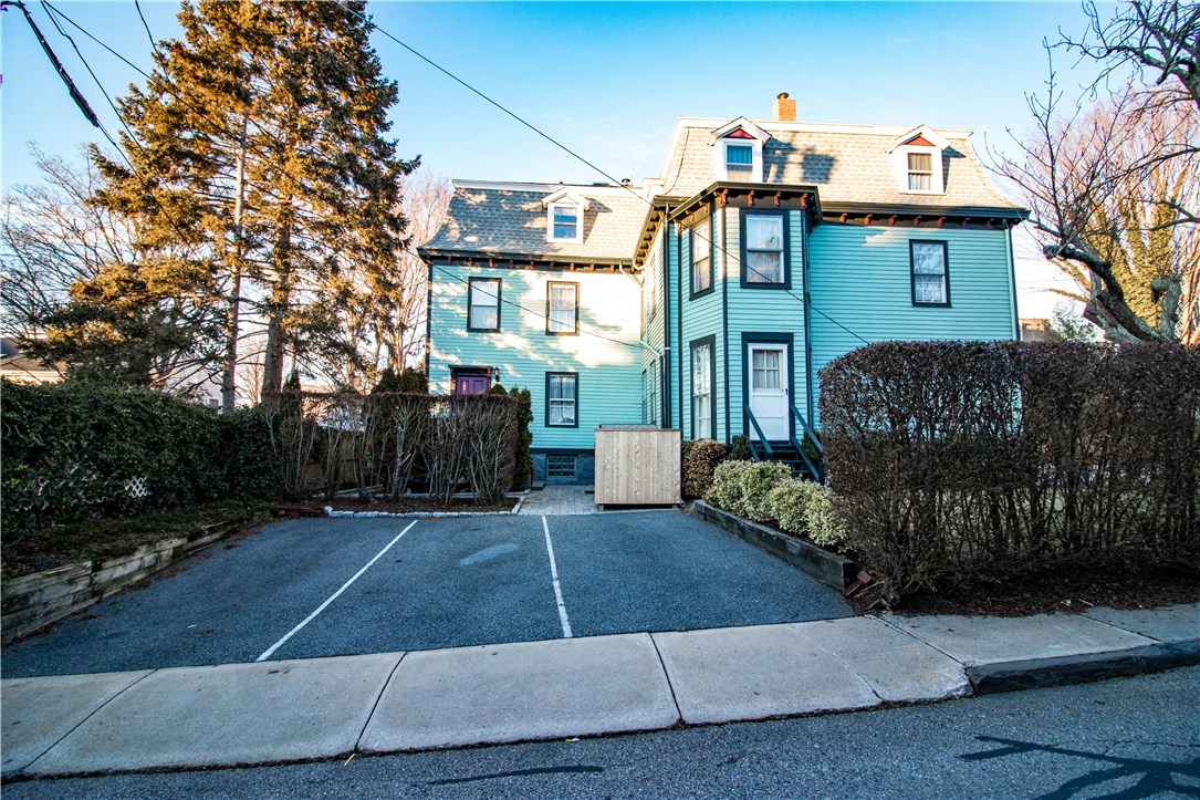 21 School Street, Unit 3 Newport, RI 02840 - Photo 2 of 27