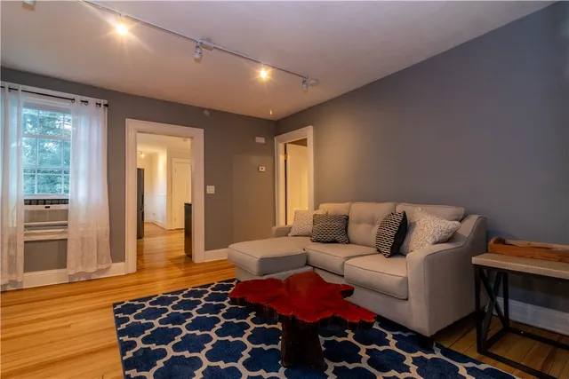 $2,800 | 21 School Street, Unit 3, Newport, RI 02840