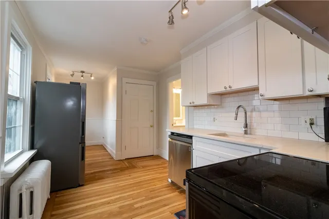 $2,800 | 21 School Street, Unit 3, Newport, RI 02840