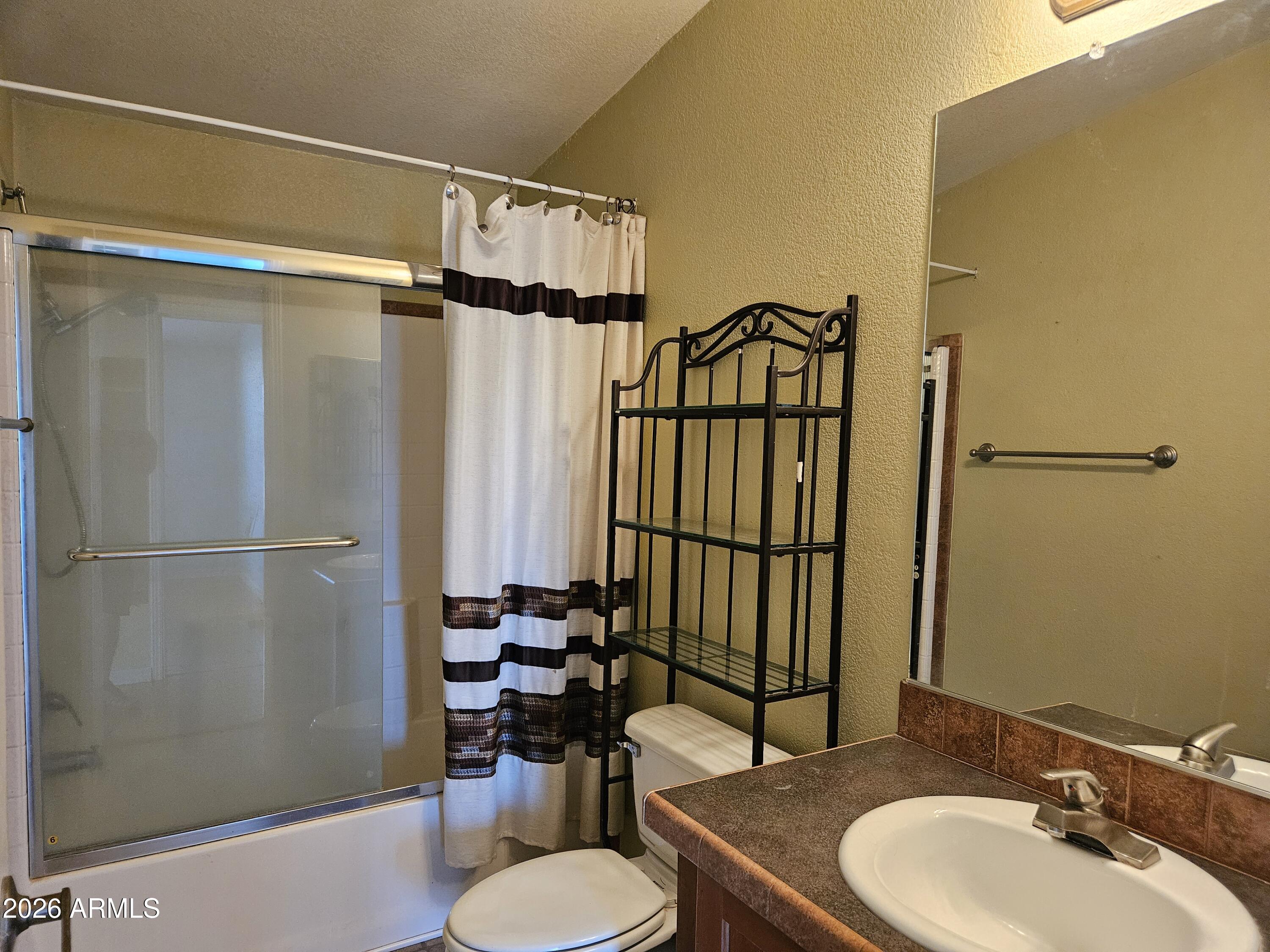 8400 North Red Lake Road Williams, AZ 86046 - Photo 21 of 37 Hall Bathroom