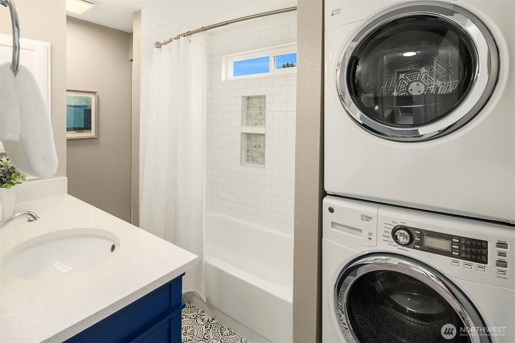 756 North 72nd Street, Unit 201 Seattle, WA 98103 - Photo 18 of 28