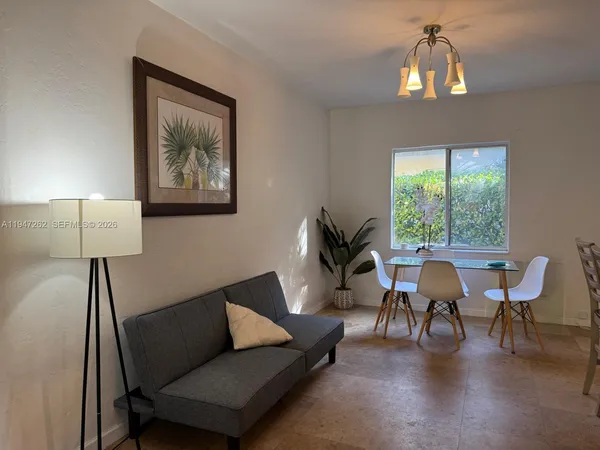 $1,800 | 717 Northeast 16th Avenue, Unit 717A, Fort Lauderdale, FL 33304