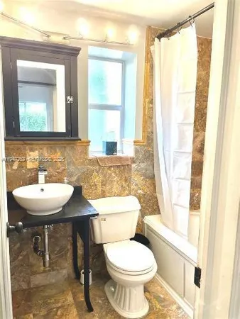 $1,800 | 717 Northeast 16th Avenue, Unit 717A, Fort Lauderdale, FL 33304