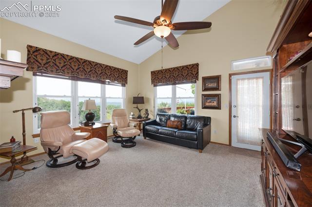 5220 Silo Ridge Colorado Springs, CO 80917 - Photo 17 of 36 Living room