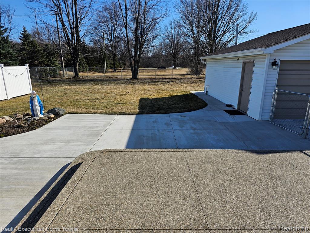 2458 Lindell Road Sterling Heights, MI 48310 - Photo 20 of 20