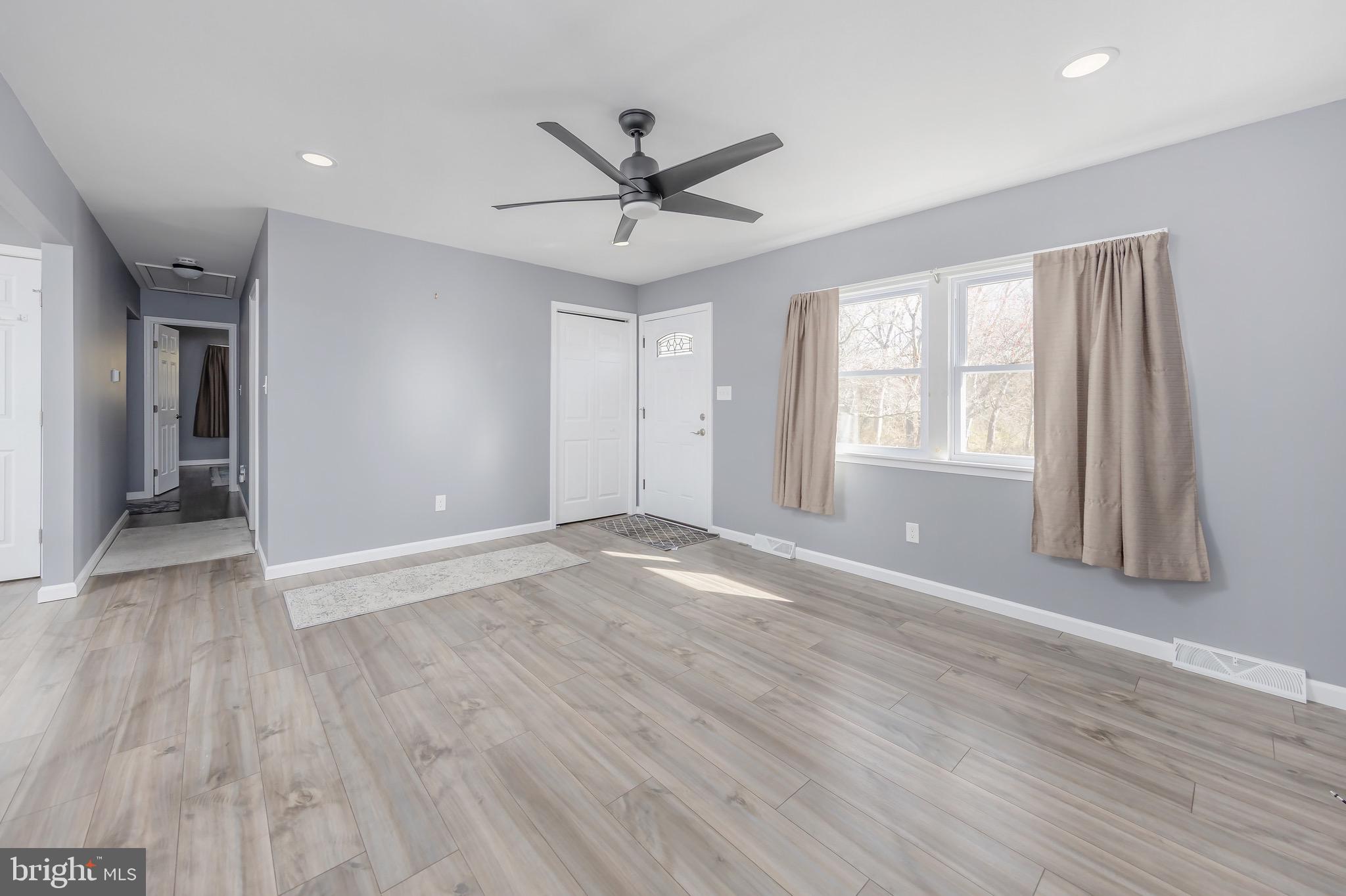 902 Roosevelt Boulevard Clayton, NJ 08312 - Photo 3 of 20