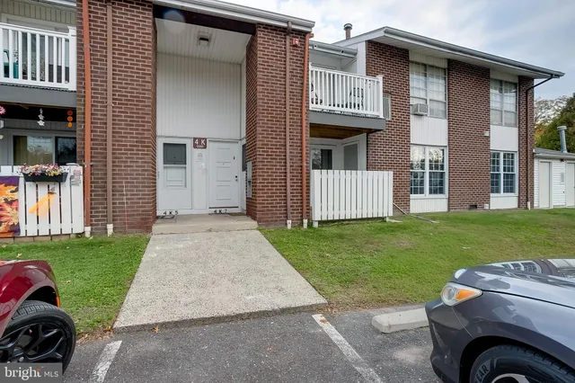 $175,000 | 275 Green Street, Unit 4K3, Edgewater Park, NJ 08010