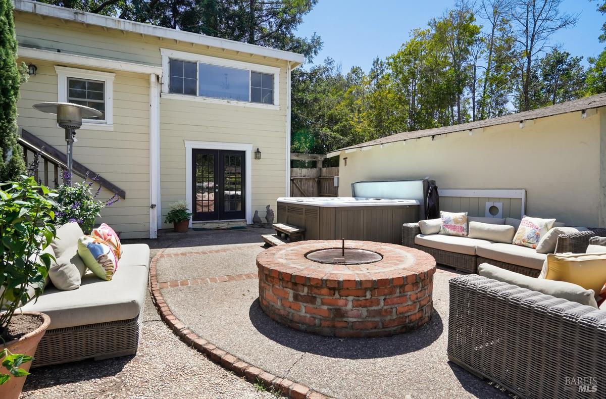 1846 Indian Valley Road, Unit A Novato, CA 94947 - Photo 41 of 45 a view of a patio with couches and a potted plant