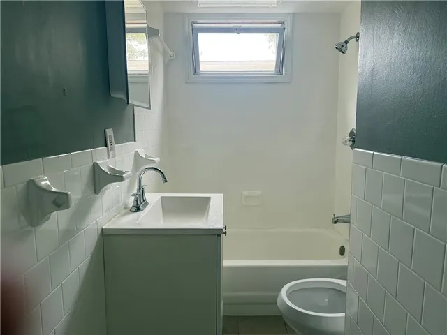 $2,100 | 50 East Transit Street, Unit 3, Providence, RI 02906