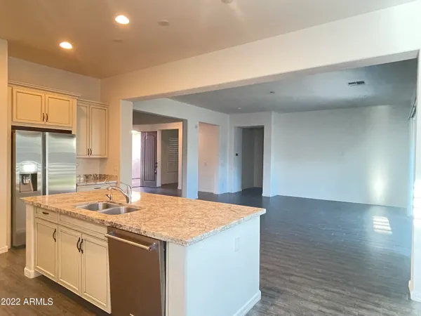 $2,995 | 991 East Hampton Lane, Gilbert, AZ 85295