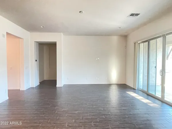 $2,995 | 991 East Hampton Lane, Gilbert, AZ 85295