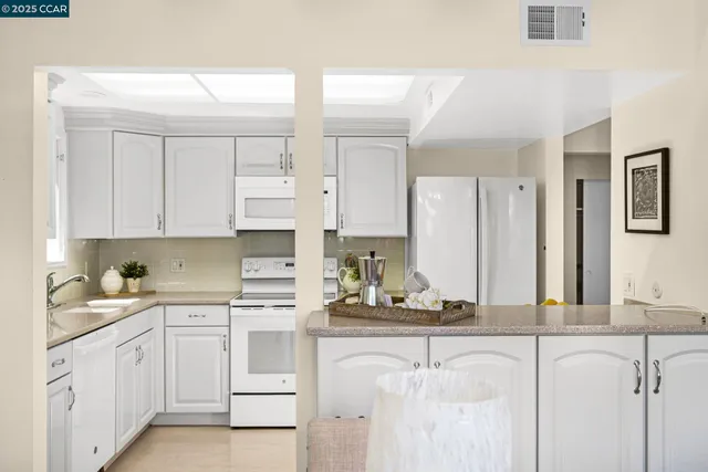 $329,950 | 1549 Oakmont Drive, Unit 12, Walnut Creek, CA 94595