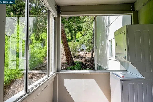 $329,950 | 1549 Oakmont Drive, Unit 12, Walnut Creek, CA 94595