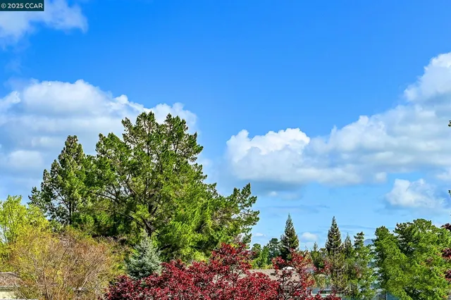 $329,950 | 1549 Oakmont Drive, Unit 12, Walnut Creek, CA 94595