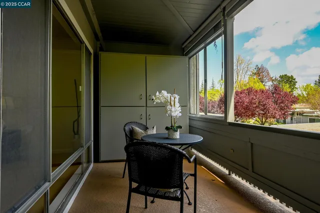 $329,950 | 1549 Oakmont Drive, Unit 12, Walnut Creek, CA 94595