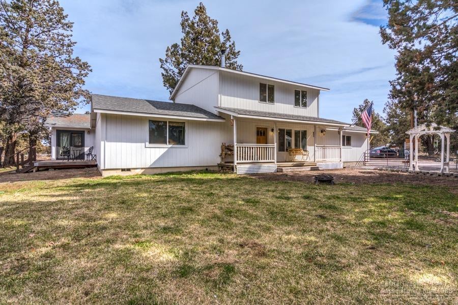 64050 Deschutes Market Road Bend, OR 97701 - Photo 1 of 25 Main House