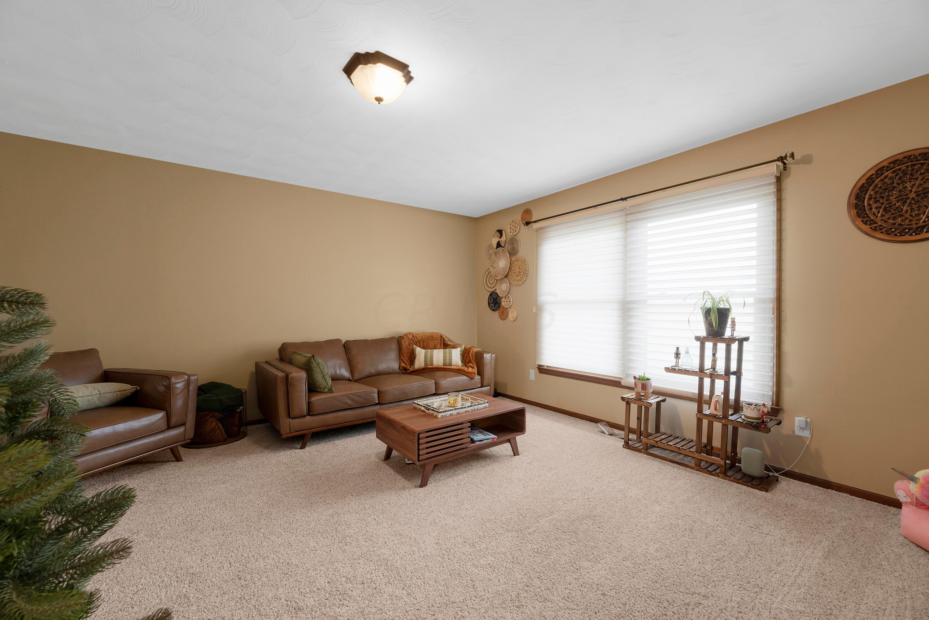 8900 Patterson Road Hilliard, OH 43026 - Photo 22 of 54 MAR_8876