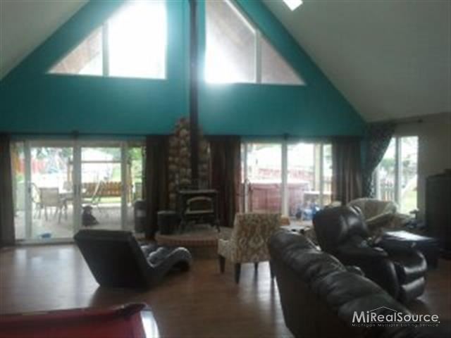 6201 Pointe Tremble Road Algonac, MI 48001 - Photo 3 of 11 31156978-2.JPG