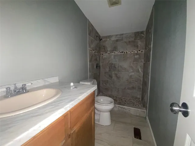 $1,400 | 66 McFaddin Road, Huntsville, TX 77340